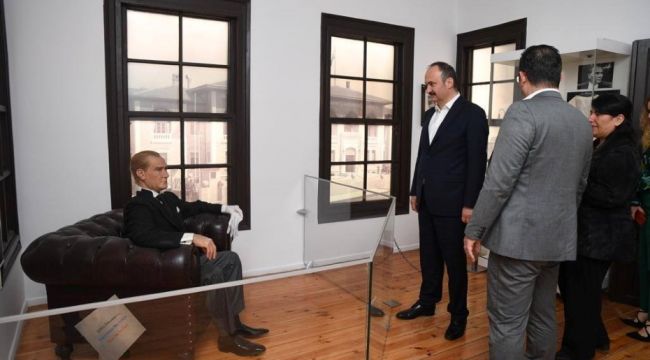 Canalp Atatürk’ün doğduğu evi ziyaret etti