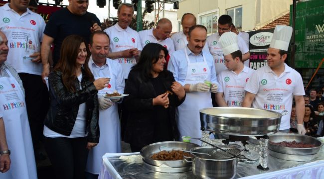 Festivalde tonlarca ciğer dağıtıldı