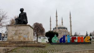 Hacıoğlu’ndan heykele eleştiri