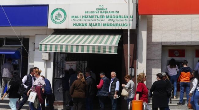 Mesaj sonrası vezne kuyruğu