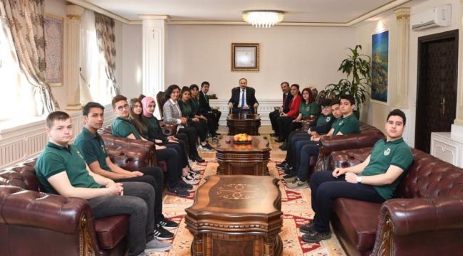 Öğrenciler valiyi ziyaret etti