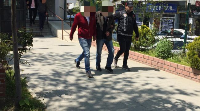 Park halindeki araçtan FETÖ şüphelisi çıktı