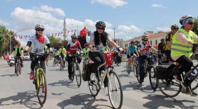 Pedaller bağımlılığa dikkat çekmek için çevrildi