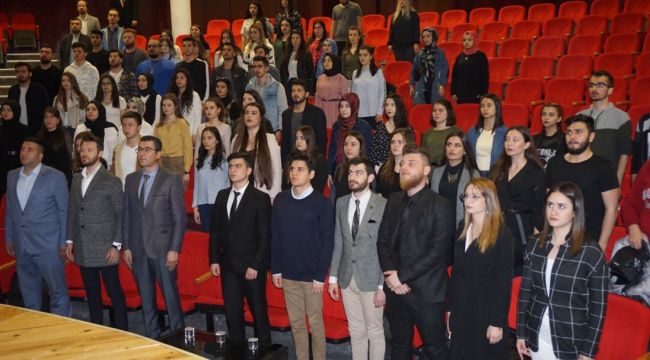 Profesörden öğrencilere ‘standart insan’ uyarısı