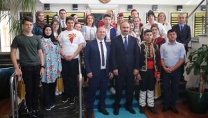 100. Yıla, 100 balkan öğrenci