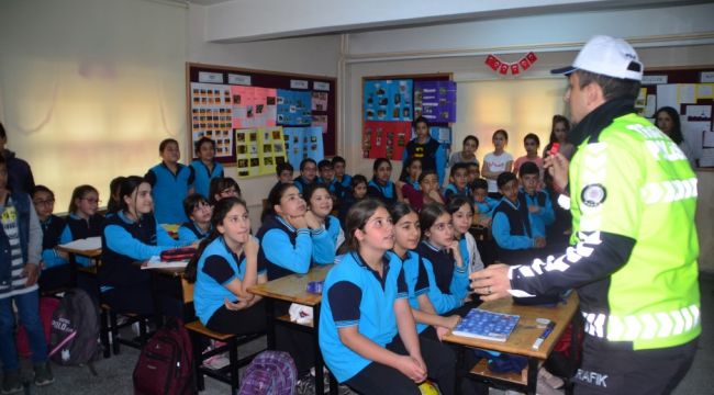 Çocuklara trafik dedektifleri eğitimi