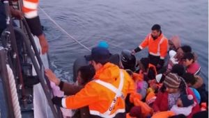 Denizde 52 düzensiz göçmen yakalandı