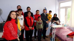 Göç İdaresi’ndenAfgan aileye erzak yardımı