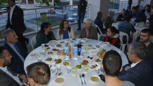 Hastane personeli iftarda bir araya geldi