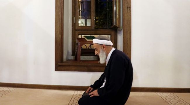 Manevi uyanış için itikâfa girdiler
