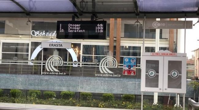 Otobüs durakları dijital kütüphane oldu