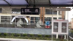 Otobüs durakları dijital kütüphane oldu