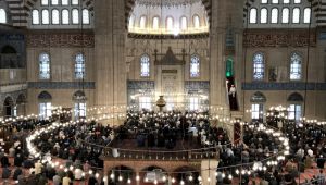 Ramazanın ilk cuma namazı kılındı
