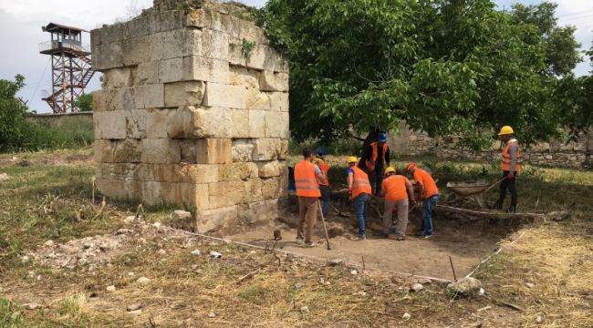 Tarihi yapılar gün yüzüne çıkıyor