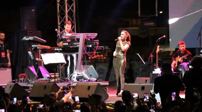 Yıldız Tilbe, Edirne'de konser verdi