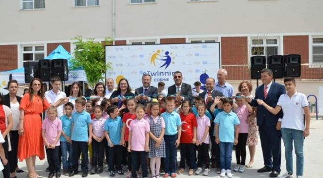 E-Twinning yılsonu sergisi gerçekleştirildi