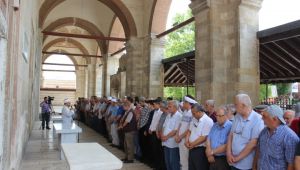 Mursi için gıyabında cenaze namazı