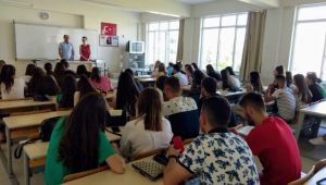 Arnavut öğrenciler TÜ’de
