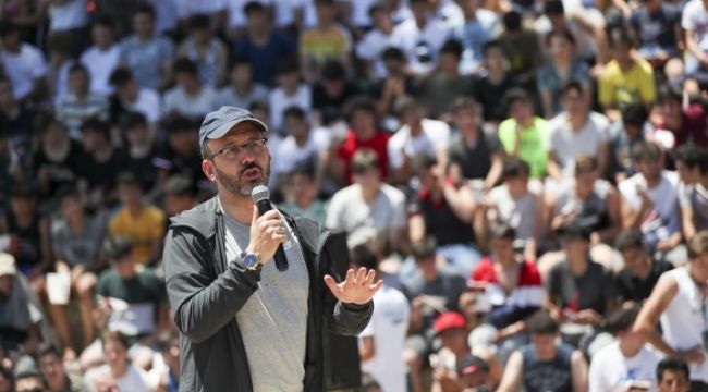 Bakan Kasapoğlu, gençlerle buluştu