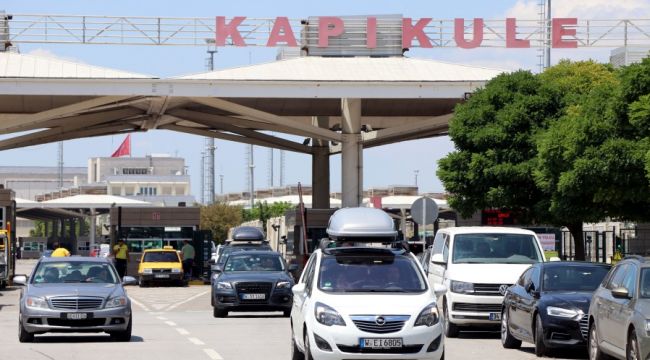 Gurbetçilerin hızlı geçiş sevinci