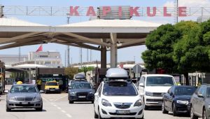 Gurbetçilerin hızlı geçiş sevinci