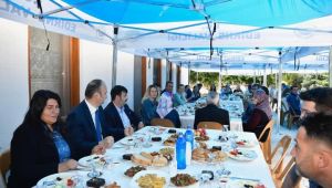 Pazarcılar konaktaydı