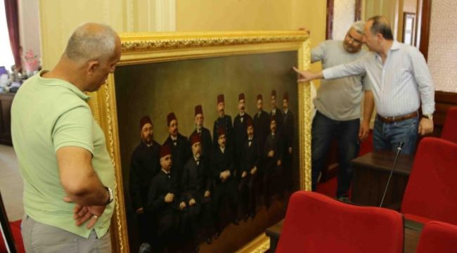 Tarihi tablolar tekrar evinde
