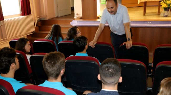 Vali’den gençlere nasihat