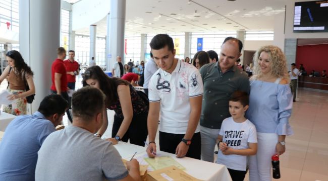 Aile boyu üniversiteli oldular