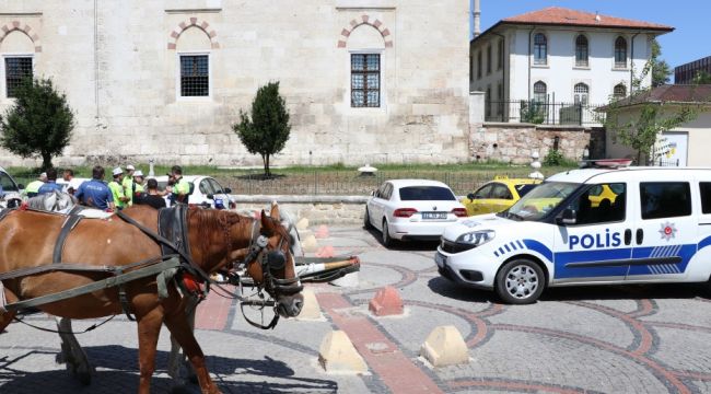Bekleme yapan faytonculara ceza