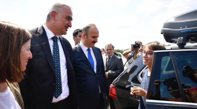 Ersoy, Kapıkule'de gurbetçilerle buluştu