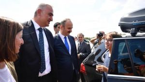 Ersoy, Kapıkule'de gurbetçilerle buluştu