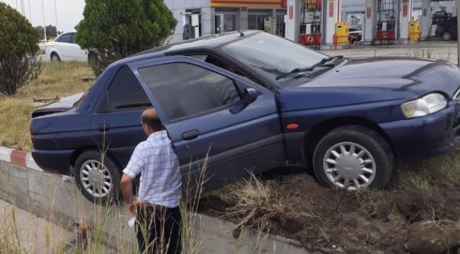 Trafik kazası güvenlik kamerasında