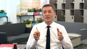 Bakan Selçuk canlı yayınla öğretmenlerle buluştu