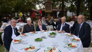 Gaziler ve yakınları kahvaltıda buluştu