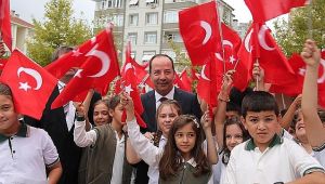 GÜRKAN, GELECEĞİ EĞİTİM İLE ŞEKİLLENDİRECEĞİZ