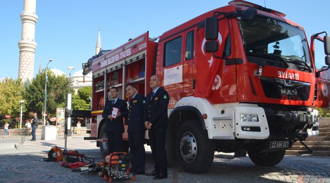 İtfaiye araçları tanıtıldı