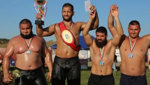 Koca Yusuf Yağlı Güreşleri’nde Başpehlivan Serkan Üğdüller