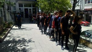 Sınırda 395 kaçak göçmen yakalandı