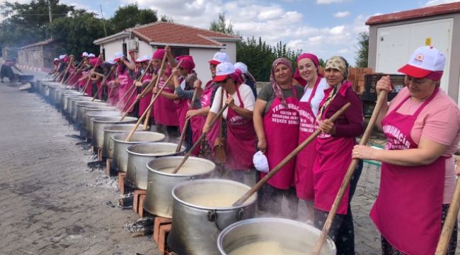 Vatandaşlara 2 ton keşkek ikram edildi