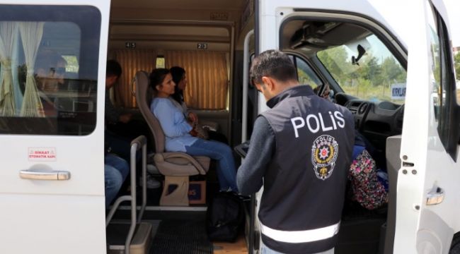 Yolcu taşıyan araçlarda göçmen denetimi
