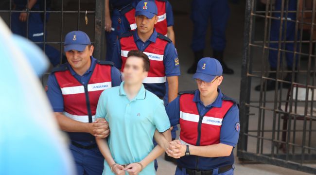 Yunan askerlerine hapis cezası istemi