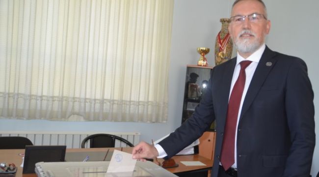 Ecz. Kes yeniden başkan
