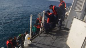 Enez açıklarında kaçak göçmen operasyonu
