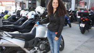 Kadın motosikletçi tecrübelerini paylaştı