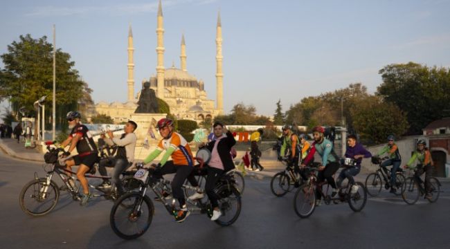 Pedal çevirerek müzik yaptılar