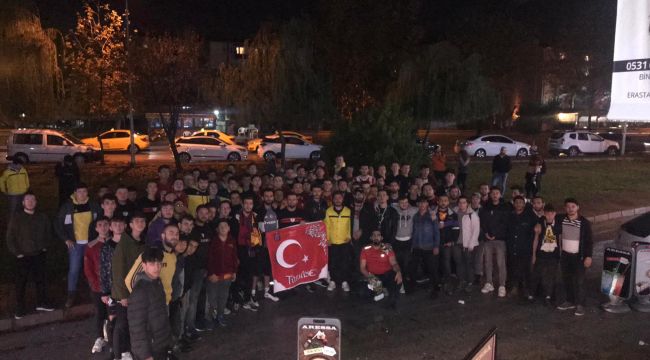 Al bayrağın gölgesinde buluştular