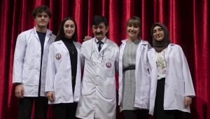 Diş Hekimliği öğrencileri beyaz önlük giydi