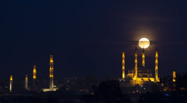Dolunay fotoğrafseverlere doyumsuz anlar yaşattı