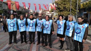 Eğitimciler itibarlarını geri istedi